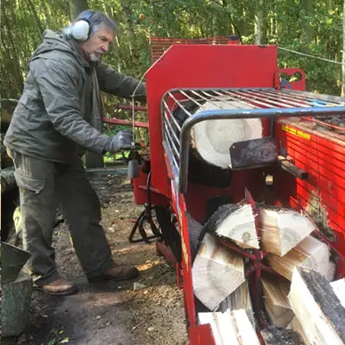 Ian-Wilkinson-log-splitter-mobile